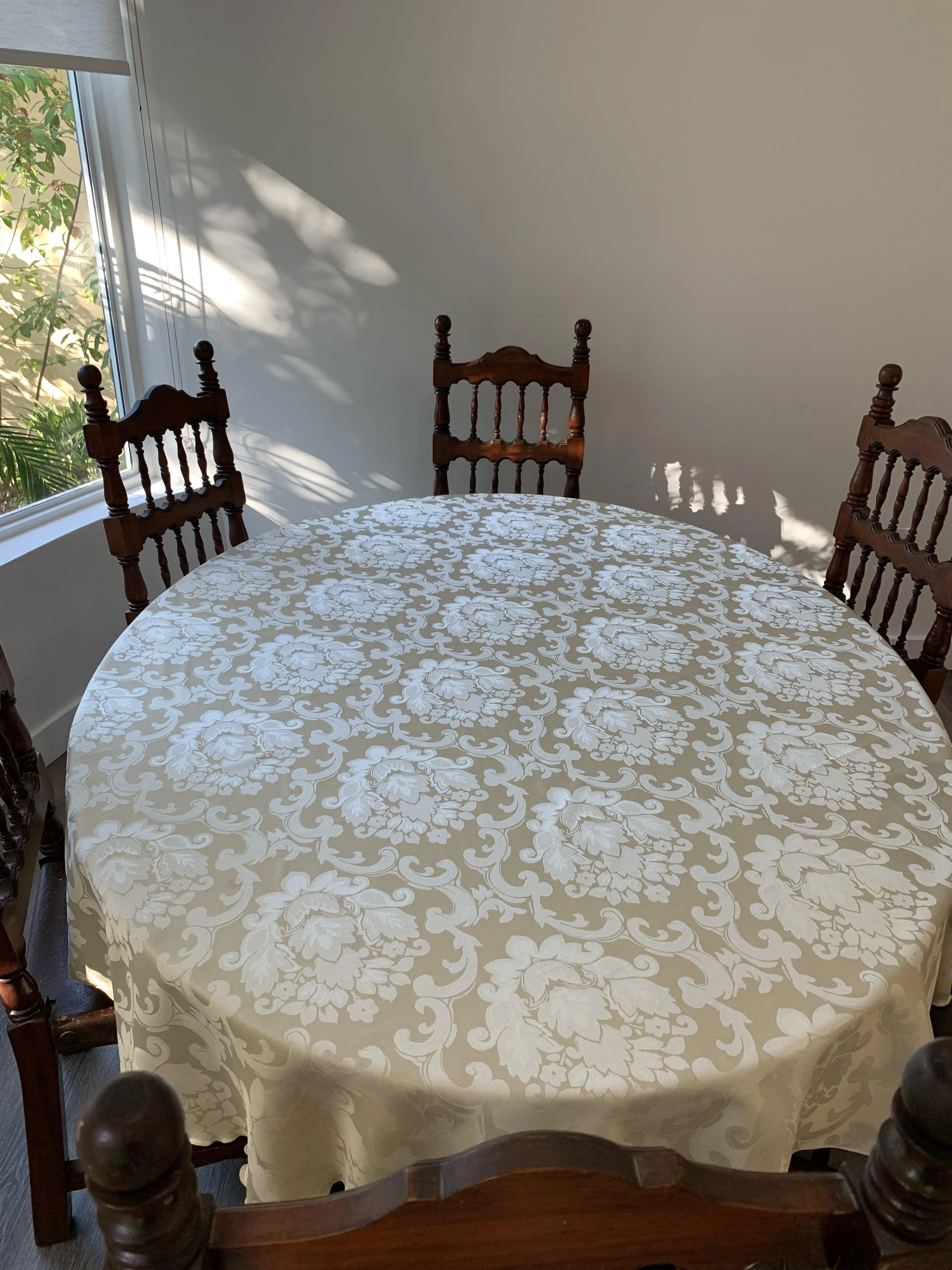 Ludwig Damask Oval Tablecloth